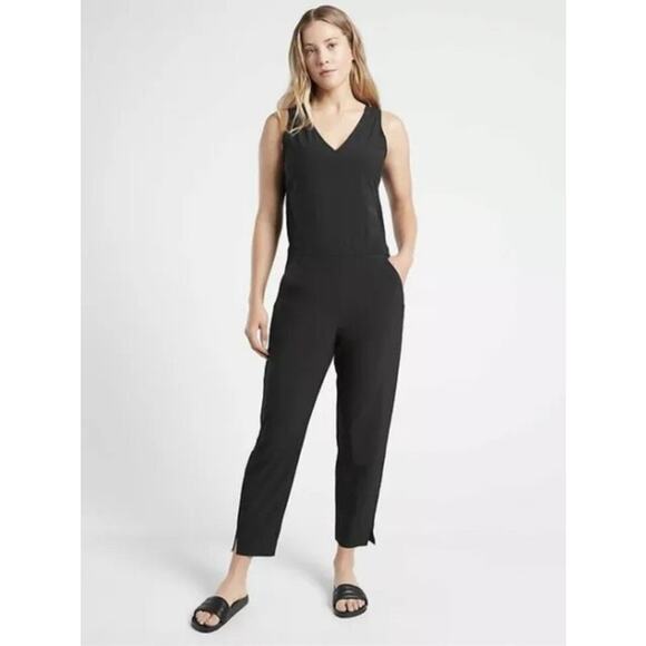 Athleta Brooklyn Ankle Jumpsuit Size 2 Black Sleeveless Pockets Athleisure - Picture 1 of 13